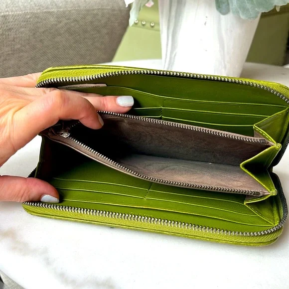 💚💛 Bottega Veneta Wallet - Picture 9 of 9